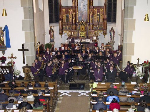 Viele Jungmusiker und Aktive haben  das Konzert zum Advent in der Pfarrkirche St. Patricius gestaltet.  Foto: May Foto: Schwarzwälder-Bote