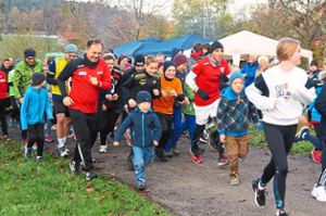 An die 100 Teilnehmer nahmen in Rottweil-Hausen am Lauf teil. Foto: Kimmich