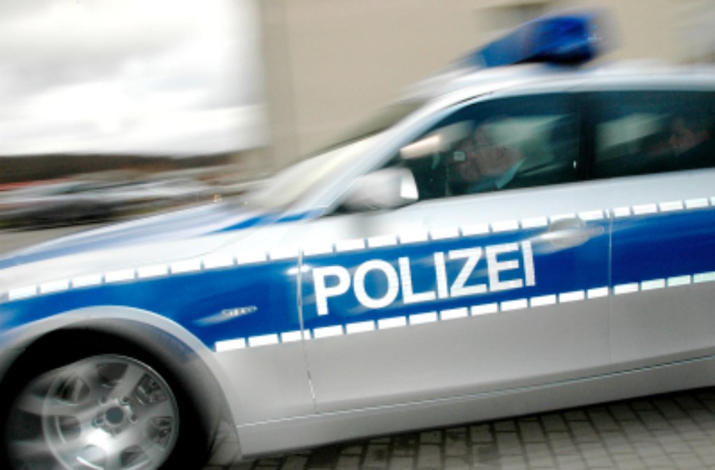 Dreiste Trickdiebin stiehlt 83-Jähriger in Möglingen den Ehering vom Finger -  weitere Meldungen der Polizei aus der Region. (Archivbild) Foto: AP