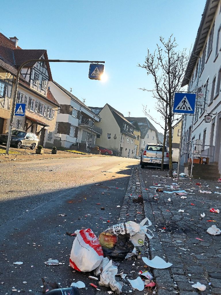 Die Hauptstraße in Nordstetten nach der Neujahrsnacht: Hier kam es zur Säge-Attacke.