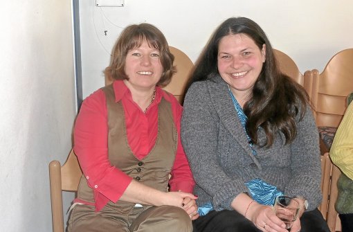 Die beiden Pfarrerinnen Gudrun Bertsch und Sylvia Unzeitig hatten ihre Freude am Empfinger Frühstück mit Anstoß.  Foto: privat Foto: Schwarzwälder-Bote