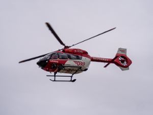 Der 38-Jährige wurde schwer verletzt und musste mit einem Hubschrauber in eine Klinik geflogen werden. (Symbolbild) Foto: Heidepriem