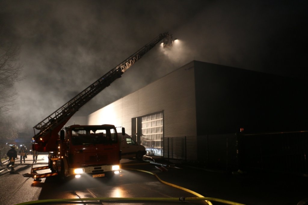 Bei einem Brand in Freudenstadt ist Sachschaden in Höhe von mehreren hunderttausend Euro entstanden.  Foto: Feuerwehr