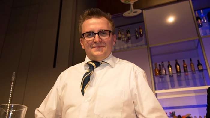 Berliner Barkeeper wird Deutscher Cocktailmeister in Stuttgart