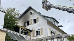 Ein Brand in einem Einfamilienhaus in Mühringen vernichtete Hab und Gut einer Familie. Foto: Florian Ganswind