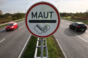 Deutschen Autofahrern sollen laut Bundesregierung bei der PKW-Maut keine Zusatzkosten entstehen.  Foto: dpa-Zentralbild