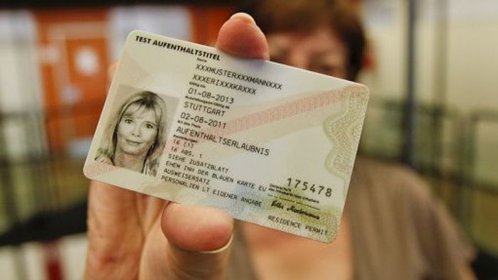 Fälschungssicherer Ausweis für 80.000 Ausländer