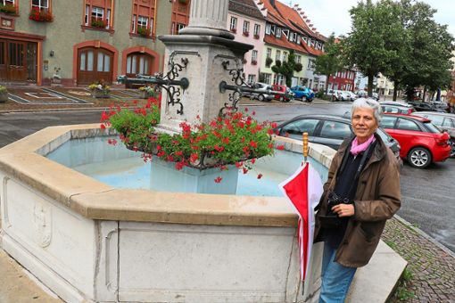 Schöner wäre es, der Gumppbrunnen am Rathaus würde plätschern. Das meint Ingrid Rockstroh.Foto: Wursthorn Foto: Schwarzwälder Bote