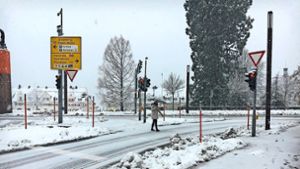 Seit dem Sonntagmorgen ist Freudenstadt in eine dicke Schneedecke gehüllt. Foto: Schwark