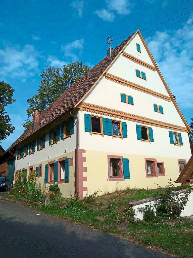 Der 1777 erbaute Schmidsjergerhof lädt zum Besuch ein. Foto: Föttinger