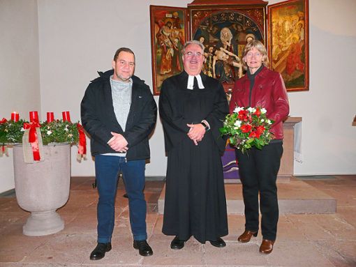 Unser Foto zeigt (von links): Mattias Klein, Pfarrer Matthias  Wegner und Brunhilde Sackmann. Foto: Eitel Foto: Schwarzwälder Bote