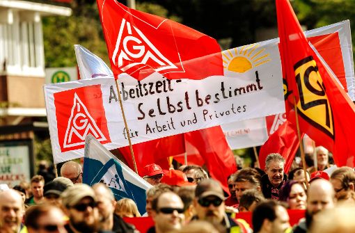 Mehr Freiraum bei der Arbeitszeit – wie hier schon bei der 1.-Mai-Kundgebung in Hamburg gefordert –  habe einen hohen Stellenwert für die Beschäftigten, meint die IG Metall. Foto: dpa
