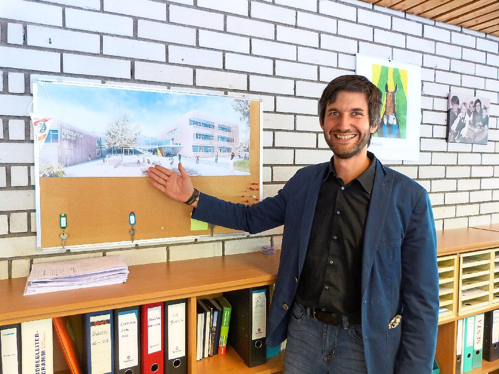 Dominik Bernhart freut sich auf die neue Aufgabe als Rektor der Gemeinschaftsschule Neubulach. Foto: Zahner Foto: Schwarzwälder-Bote