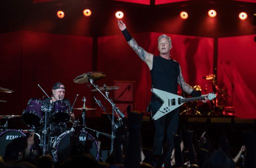 Metallica-Sänger James  Hetfield  und Schlagzeuger Lars Ulrich in Hockenheim. Foto: AFP/PAUL BERGEN