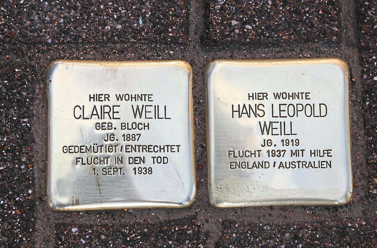 Für Claire Weill und ihren Sohn Hans wurden vor deren ehemaligem Anwesen in der Unteren Hauptstraße sogenannte Stolpersteine in den Boden gelegt. Quelle: Unbekannt