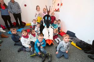 Auch in diesem Jahr dürfen sich die Kinder wieder auf Paul Pinguin freuen.  Fotos: Archiv Foto: Schwarzwälder Bote