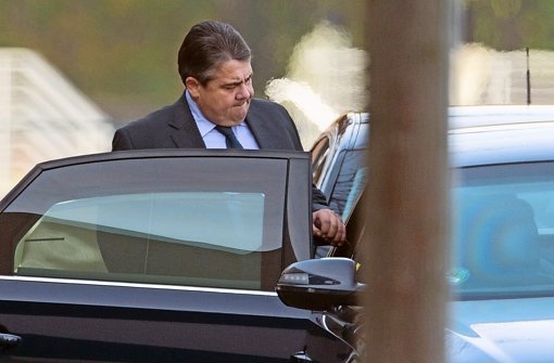 SPD-Chef Sigmar Gabriel verlässt das Kanzleramt. Foto: dpa