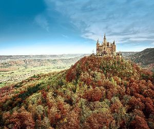 Wunderschön: Die Burg Hohenzollern ist im GEO-Magazin von ihrer besten Seite zu sehen. Foto: Müller-Elsner