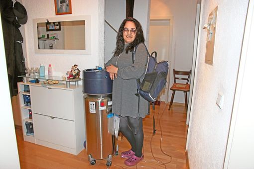 Für Meral Celik aus Eutingen ändert sich trotz Corona-Vorsichtsmaßnahmen bisher nichts, denn sie wird weiterhin zusätzlich mit Sauerstoff versorgt. Foto: Feinler