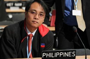 Verzweiflung, Tränen und Wut über leere Versprechungen und fehlende Zusagen: Der philippinische Delegierte Yeb Saño hat sich auf der UN-Klimakonferenz in Warschau zur Stimme der Klima-Verlierer gemacht. Foto: dpa