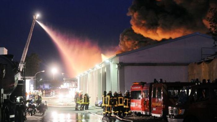 Millionenschaden bei Großbrand in Fabrik