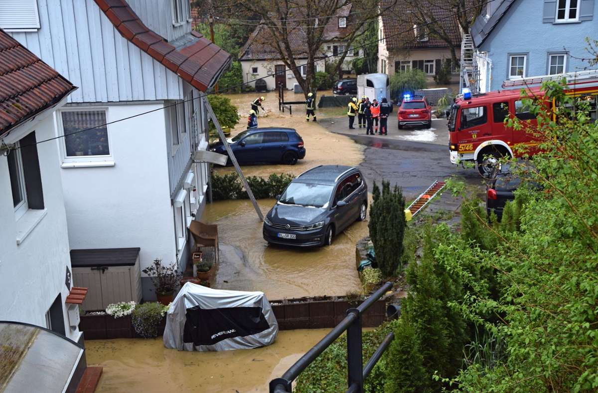 Unwetter in Balingen: Land unter: Häuser evakuiert, B 27 gesperrt, Gartenschau geschlossen