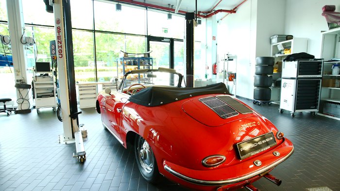 Ein Blick in Porsches Museumswerkstatt
