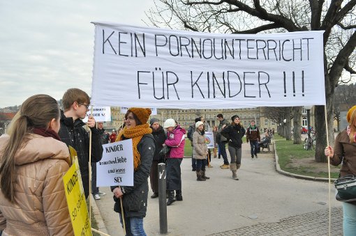 Am Samstag haben wieder Befürworter und Gegner des baden-württembergischen Bildungsplans zu Demonstrationen in Stuttgart aufgerufen. (Archivfoto) Foto: Fotoagentur-Beytekin Foto Andreas Rosar