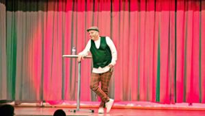 Der Kabarettist LinkMichel sorgte kurz vor dem Jahreswechsel noch für viele Lacher bei seinem Publikum in der Wildberger Stadthalle. Foto: Geisel