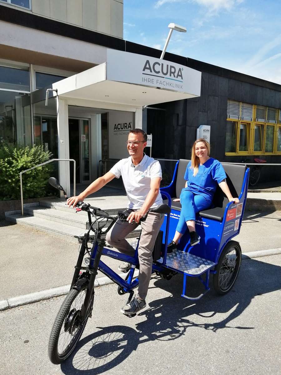 Rikschafahren  hat Tradition in Albstadt – das Bild vor der Acura-Klinik entstand während des  Vinz-Projekts 2013. Foto: Schwarzwälder Bote