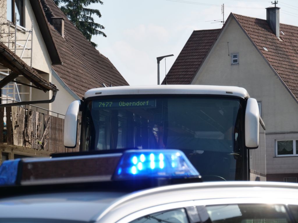 Gosheim: Unfall: 61-Jähriger wird gegen Bus geschleudert