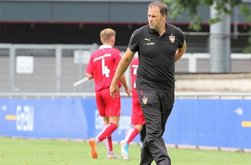 Kai Oswald, der Trainer der U17 des VfB Stuttgart.  Foto: Pressefoto Baumann