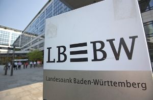 Ein 42-jähriger Bankmitarbeiter der LBBW soll mit 750.000 Euro untergetaucht sein. Foto: dpa