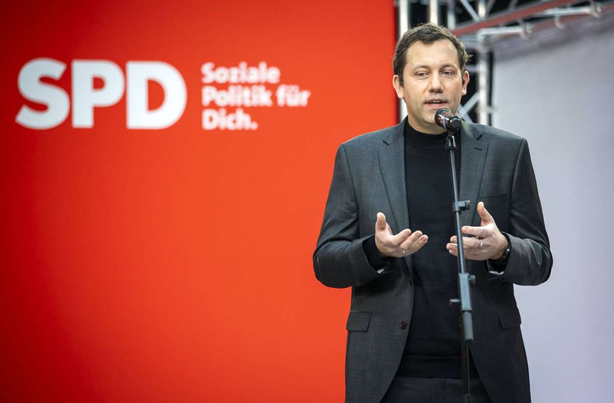 SPD-Chef Lars Klingbeil (Archivbild) sieht eine schwere Zeit auf Deutschland zukommen. Foto: imago/photothek/Janine Schmitz