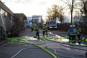 Eine ganze Serie von Bränden hat in der Nacht zum Samstag die Feuerwehr im Kreis Ludwigsburg in Atem gehalten. In Bietigheim-Bissingen ging eine Halle in Flammen auf, ... Foto: 7aktuell.de/Schmalz, Becker