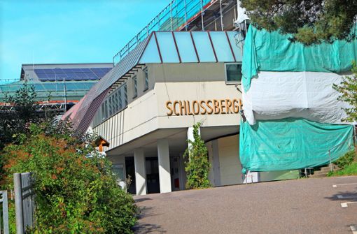 Die Schlossberghalle bleibt auch über weite Teile des kommenden Jahres eine Baustelle. Foto: Ulrich Schlenker
