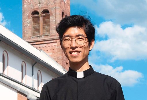 Pfarrer Alberto Kim aus Südkorea unterstützt in der Ferienzeit die Geistlichen der katholischen Seelsorgeeinheit im Bregtal. Foto: Heimpel