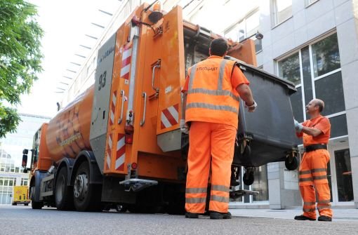 Die Baden-Württemberger zahlen so wenig für die Müllentsorgung wie nie zuvor. Auf einen durchschnittlichen Vier-Personen-Haushalt entfallen jährlich 148,69 Euro Müllgebühren.  Foto: dpa