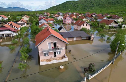 Ein überschwemmtes Wohnviertel im Kroatischen Gracac Foto: dpa/Slaven Branislav Babic