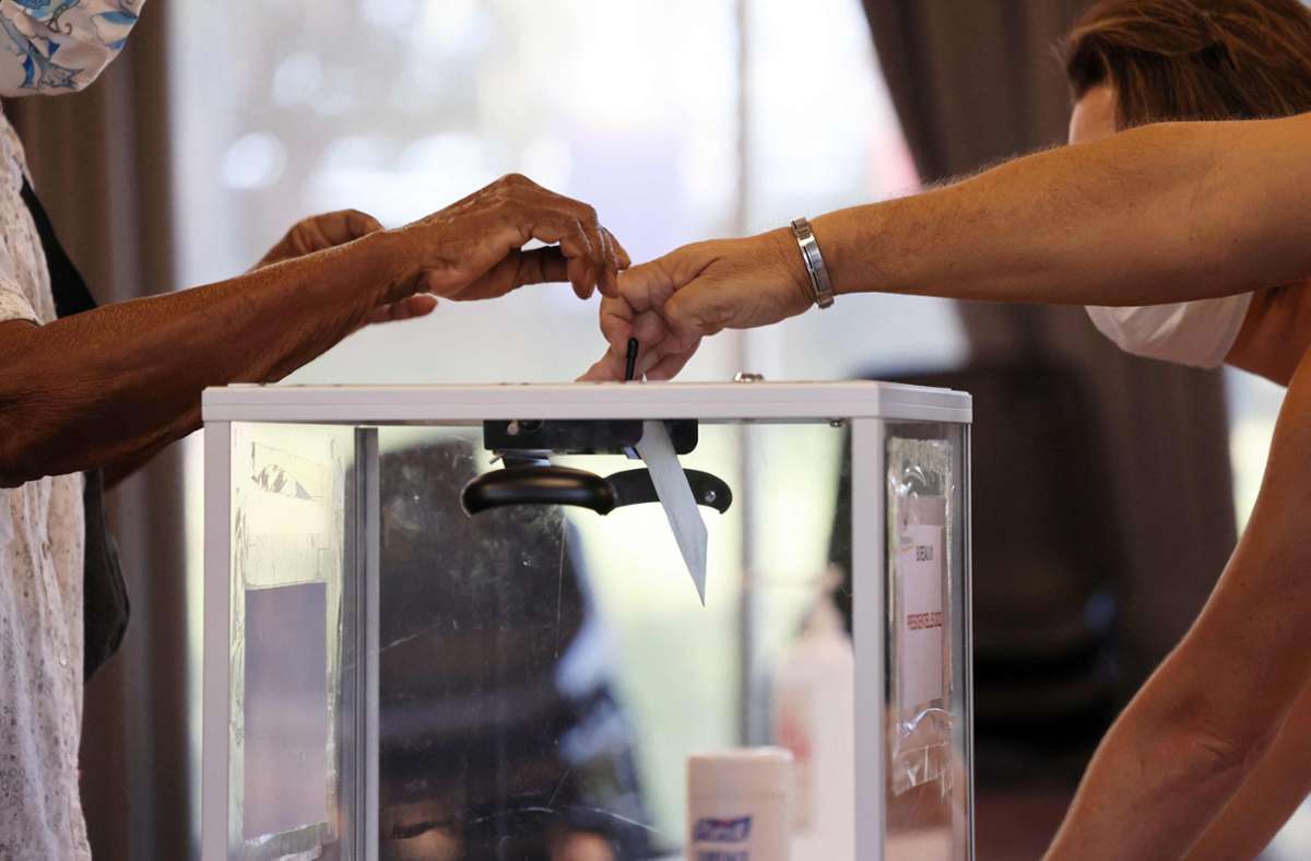 Am Sonntag öffneten um 8 Uhr die Wahllokale in Frankreich Foto: AFP/RICHARD BOUHET