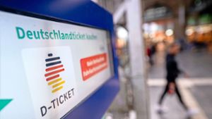 Das Deutschlandticket ist beliebt – aber es hat seinen Preis. Foto: Sebastian Gollnow/dpa