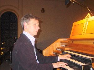 Jean Paul Imbert aus Paris leitet das sechstägige Orgelseminar in Bad Rippoldsau-Schapbach.  Foto: Schmid Foto: Schwarzwälder-Bote