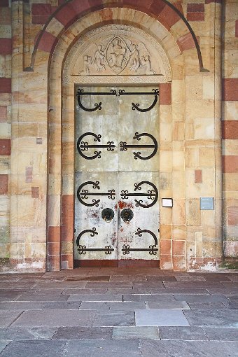 In der  Alpirsbacher Klosterkirche  – hier der Haupteingang –  werden bei der gregorianischen Woche im August  vier Mal am Tag die Stundengebete gesungen. Foto: Hering Foto: Schwarzwälder-Bote