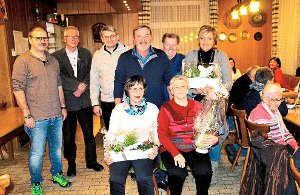 Der Grosselfinger Albverein hat in seiner Hauptversammlung treue Mitglieder geehrt.  Foto: Wolf Foto: Schwarzwälder-Bote